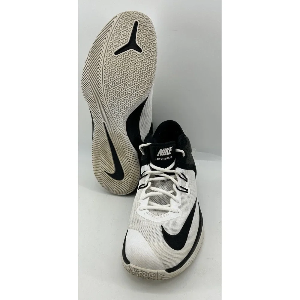 Nike Air Versatile II Black With‎ White Sneakers 921892-100 Men's Size 12